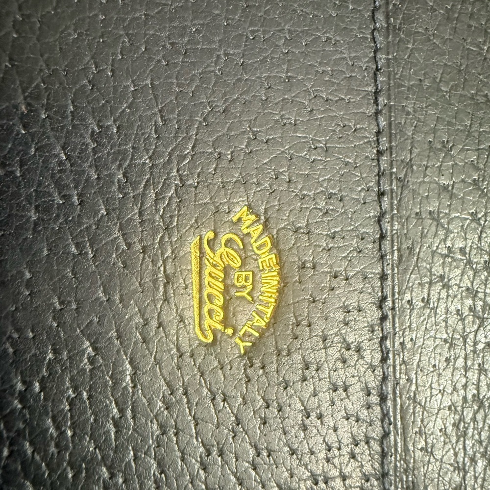 Used in good condition Gucci clutch / wallet - Picture 7 of 16